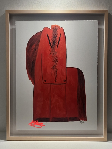 아주 만족스럽습니다. 선명한 붉은 …