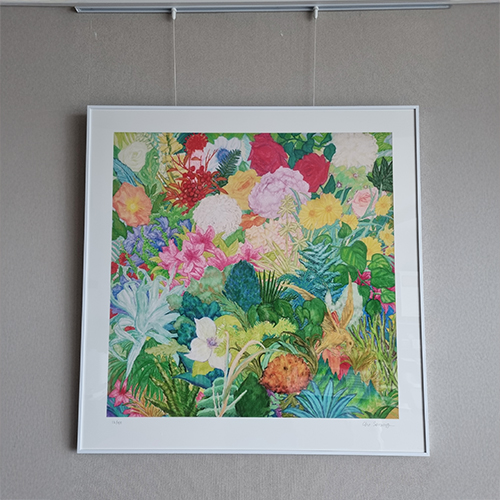 거실이 화사한 그림 덕분에 환해졌어…