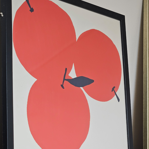 빨강색이 매우 강렬하고 예쁩니다
…